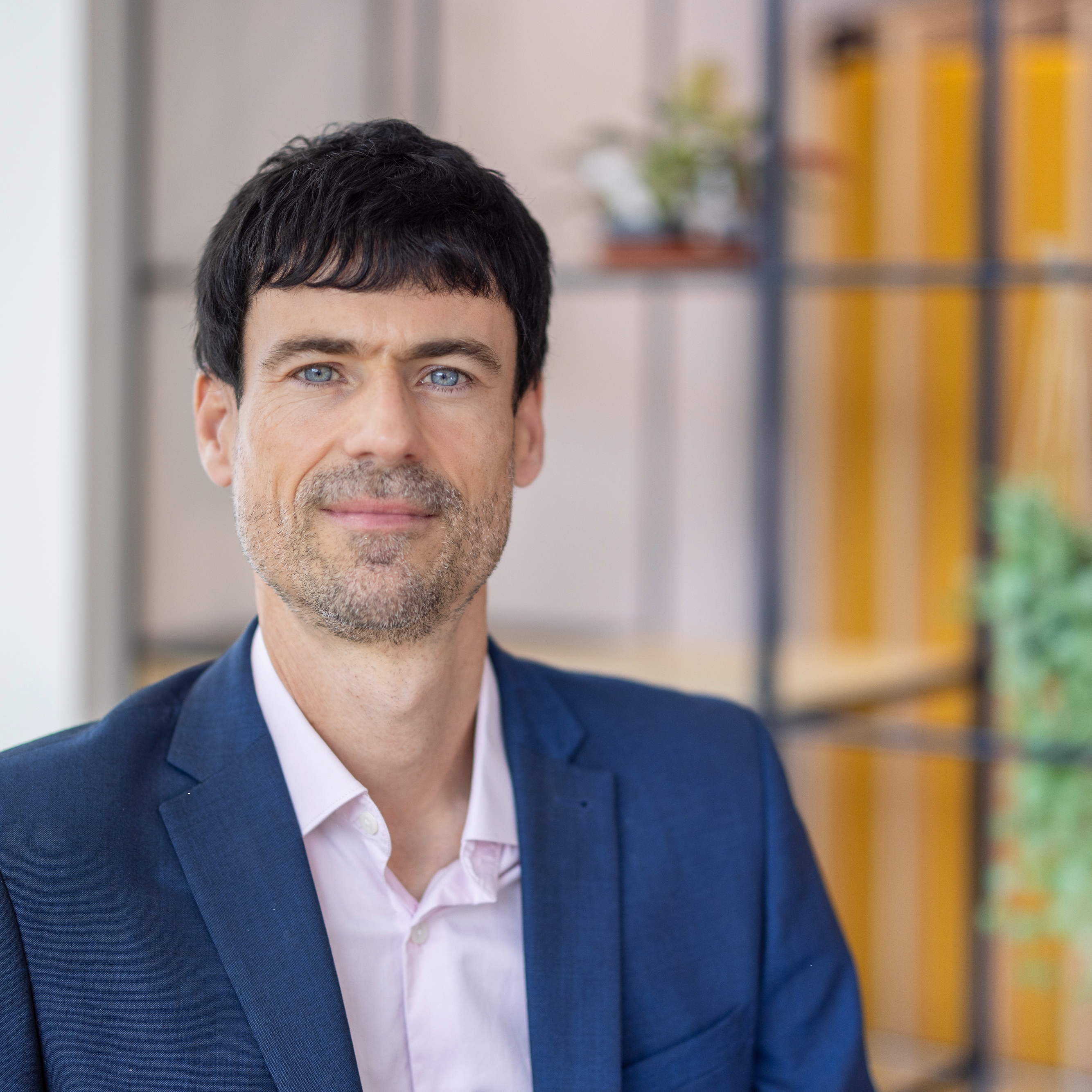 Paul Brewer receives Institute of Physics (IOP) Silver Medal for global impact on air quality monitoring
